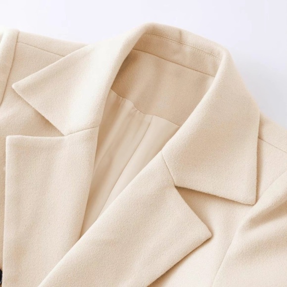 NWOT Elegant Double-Breasted Tan Coat - Picture 6 of 7